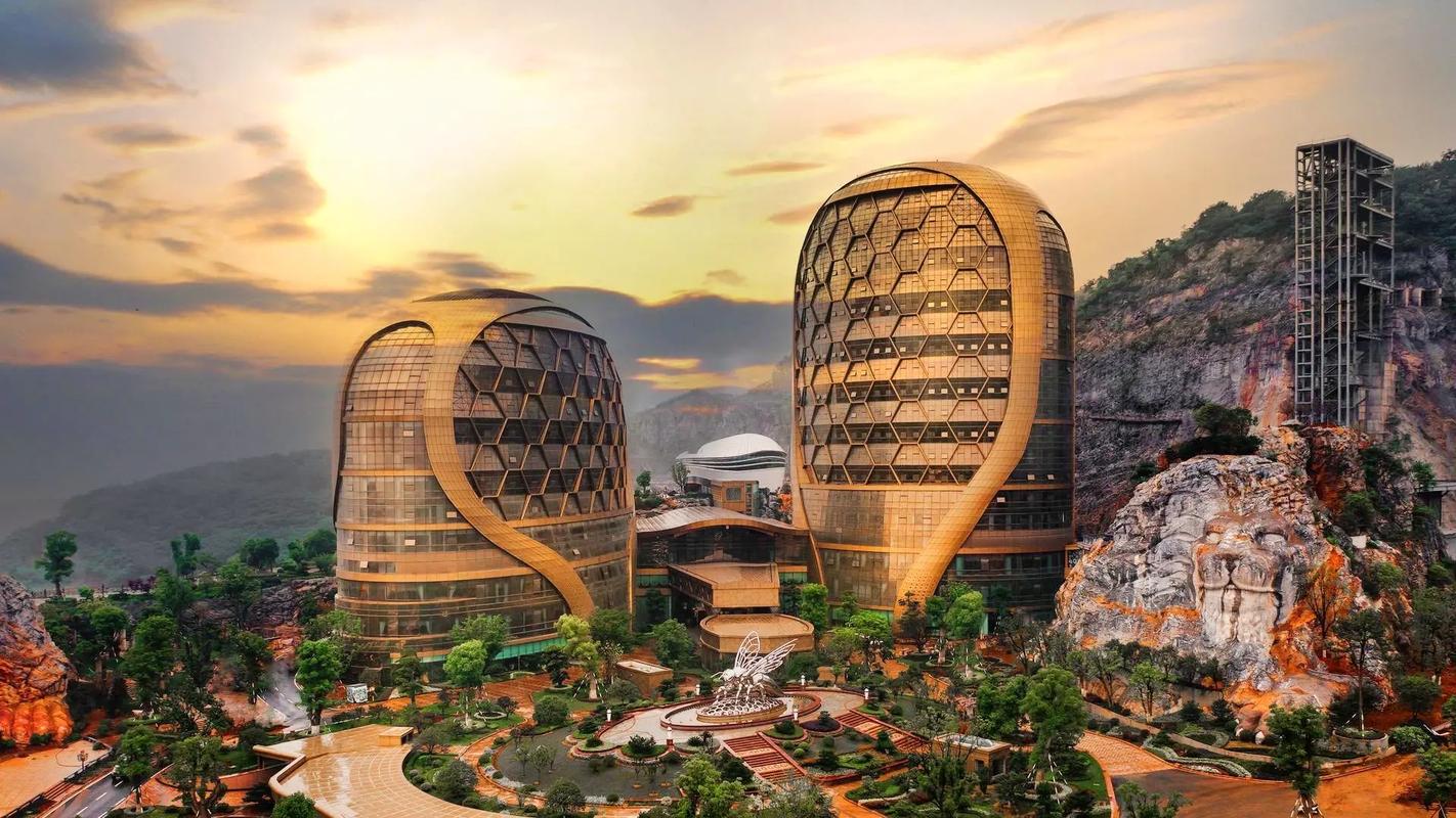 我需要重庆万盛黑山谷的详细旅游攻略,黑山谷景区内住宿推荐酒店