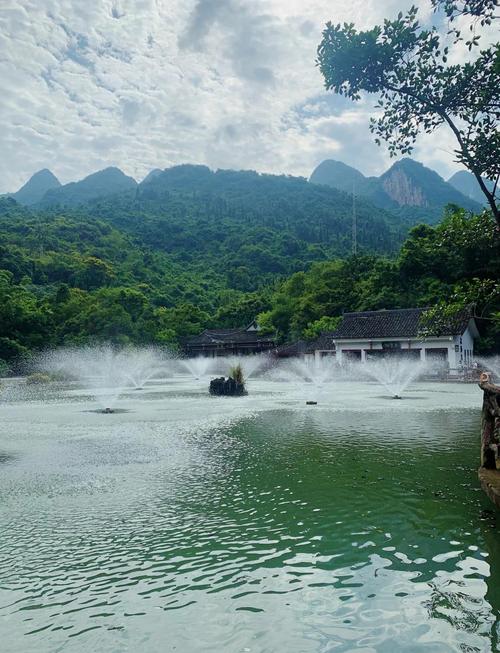 贵州省离重庆近的地方,哪里避暑比较好,夏天自驾重庆旅游攻略路线_百度...