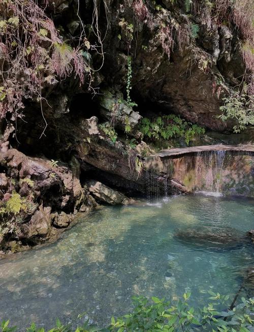 重庆周边有没有什么具体的避暑点推荐,比较好3个车程以内的。