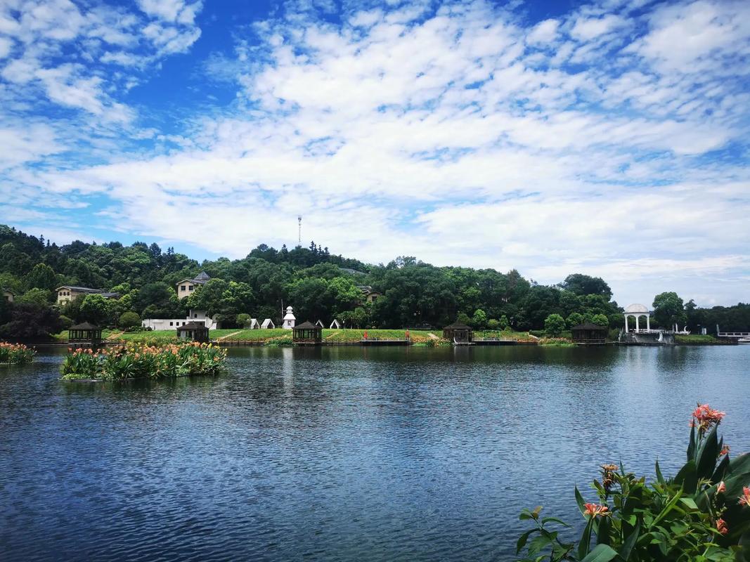 暑假去哪里旅游好,适合夏季的前十景点