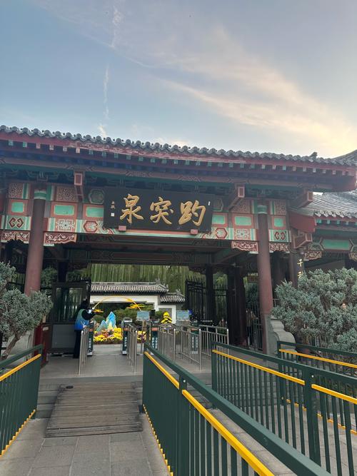 济南前十比较好玩的地方,济南旅游攻略必去景点_济南有什么好玩的地方景点...