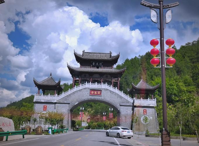 青木川古镇旅游攻略，青木川古镇旅游攻略图？