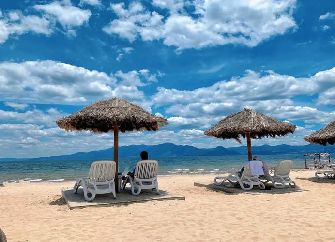 抚仙湖月亮湾旅游攻略_抚仙湖有哪些景点