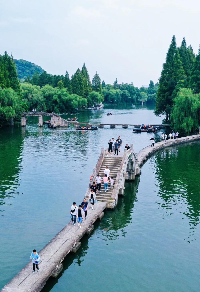 绍兴旅游景点攻略？绍兴旅游景点攻略东湖？